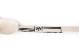 Spoon (view 4)