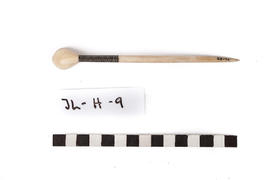 Snuff-spoon (view 2)