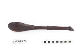 Serving spoon